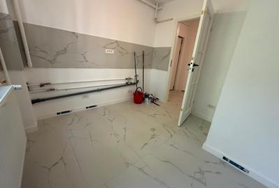 Titan, 3 minute metrou - 12