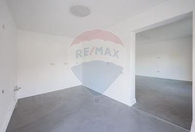 De închiriat casă renovată 2023, 5 camere, pericentral - 38
