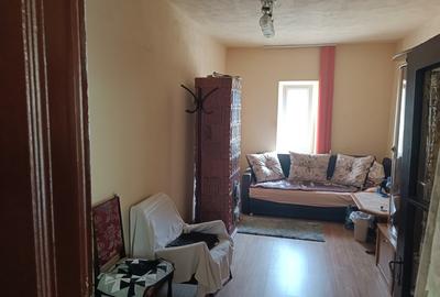 Casa cu curte si gradina mare - 4
