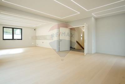 La poalele Tâmpei — vilă contemporană în Schei - 5