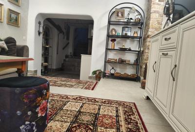 Centru - apartament cu 2 camere mobilat și utilat, demisol - 3