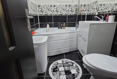 Micro  3 Târgoviște,  vânzare apartament 3camere, Etaj 1 - 6