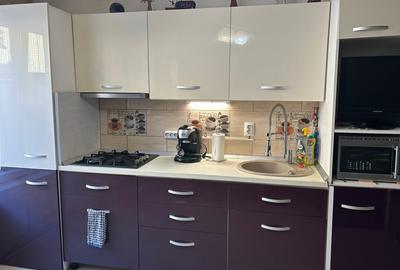 Apartament cu 2 camere decomandat în Florești