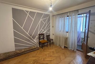 Apartament 2 camere-Zona Sud - etaj 2/4 -  40 mp  43000 euro  negociabil - 1