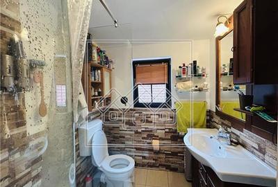 Casa de vanzare in Sibiu - Cisnadioara - 5 camere si 4 bai - - 24