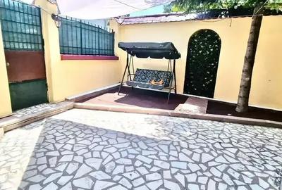 Casă cu 8 camere în Plevnei