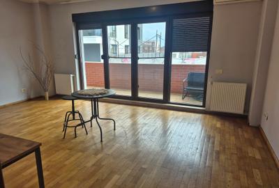 3 camere decomandat, bloc 2010, metrou , pereti interiori din caramida - 1