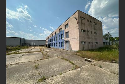 Spatiu locativ sau hala cu suprafata de 1884 mp pe teren de 3883 mp - 4
