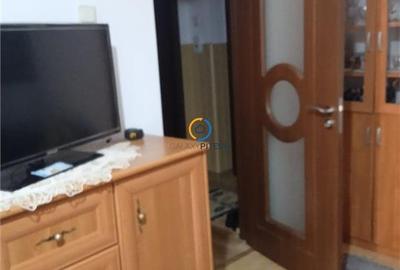Apartament trei camere Exercitiu-Banat etaj intermediar - 1
