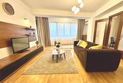Apartament cu 3 camere semidecomandat, mobilat în Băneasa