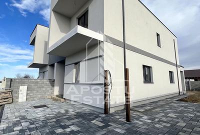 Duplex cu 4 camere, dressing si 3 bai. Toate utilitatile, la asfalt. - 27