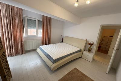 Apartament cu 3 camere în Theodor Pallady