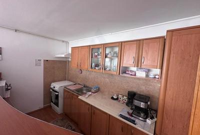 Apartament 3 camere decomandat  78 mp pivnita curte  in zona Centrala - 3