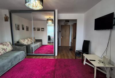 Garsonieră decomandată în Kamsas