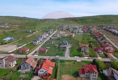 Teren cu autorizatie de constructie la intrare in Chinteni, Comision 0 - 6
