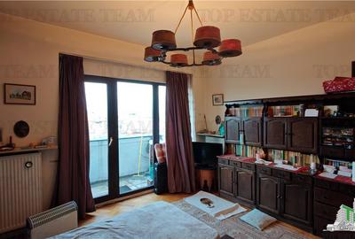 Apartament de 3 camere ultracentral, 2 intrari, lift cu acces privat, pod pentru - 14