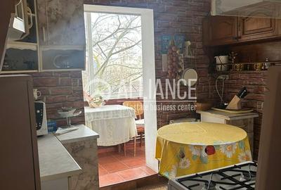 Apartament cu 3 camere decomandat, mobilat în Abator