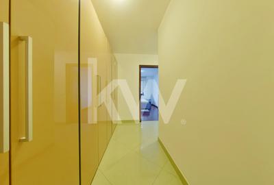 Închiriere apartament 4 camere, acces la parcare cu barieră, strada De Mijloc - 14