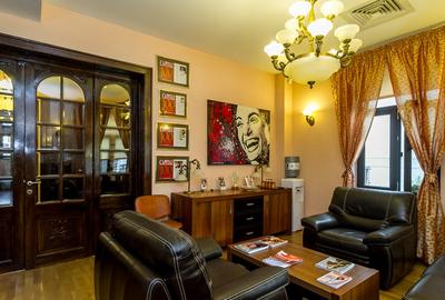 Casă cu 17 camere în Victoriei