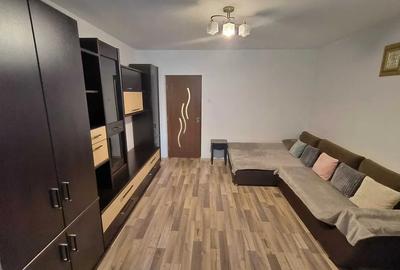 Garsoniera, etajul 3/9, zona Podu de Piatra - 2