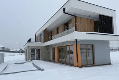 Casa de lux, piscina, garaj, 120mp utili, 550 mp curte - 1