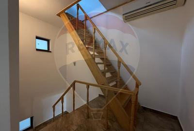 Casa cu teren de inchiriat in Palazu Mare - 17