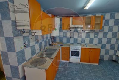 Casă / Vilă cu 16 camere de vânzare în zona Bobâlna - 29