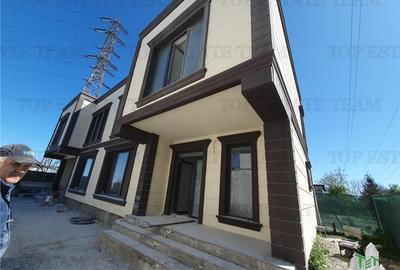 Duplex 8 camere cu doua intrari separate curte comuna Navodari - 13