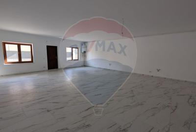 Spațiu Comercial 135mp | Zona Abator | Parter | Vitrină | 1500€ - 3