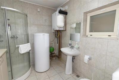 Resedinta cu atmosfera familiara,peisaj imersiv,amplasare premium,Zarnesti,Braso - 35