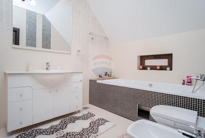 0% Comision - VILA de LUX de vânzare – Cu iaz natural - 31