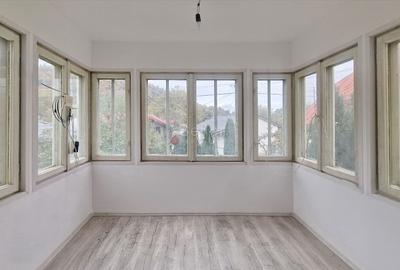 Aproape De Castelul Cantacuzino - 1