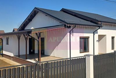 Săbăreni, casă nouă tip parter, cu pod mansardabil - 1