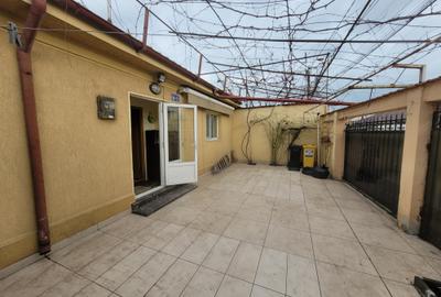 Casa parter cu 4 camere si anexe - cartier Coiciu - 2