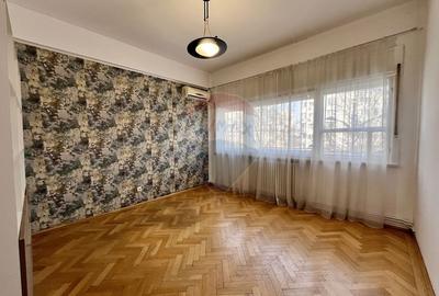 Apartament cu 4 camere nemobilat in P-ta Victoriei langa Orange - 23