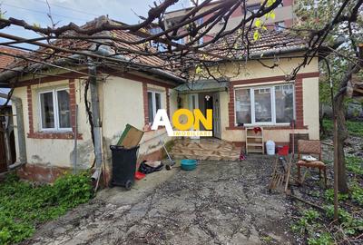 Casa cu 2 camere, 300 mp teren, pretabila pt. muncitori, Cetate - 1