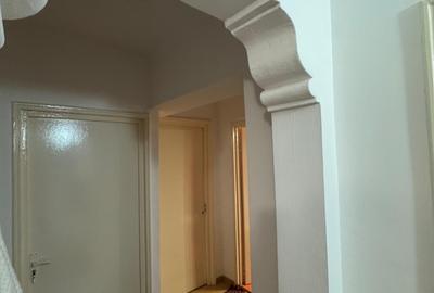 Apartament cu 4 camere decomandat, mobilat în Dacia