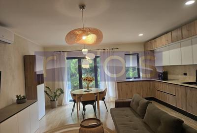 Apartament cu 3 camere decomandat, mobilat în Central