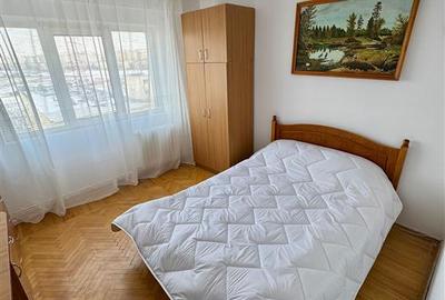 Apartament cu 3 camere decomandat, mobilat în Mircea cel Bătrân