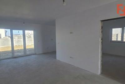 Duplex plan parter, despartit prin camera tehnica - Mosnita Noua - 5
