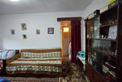 Apartament cu 2 camere zona Crang Stadionului etaj 3 din 4 Pret: 48.000 neg. - 4