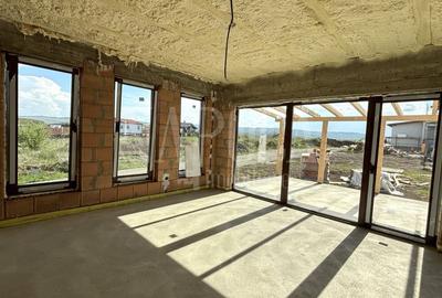 Casă individuală cu 4 camere în Dezmir