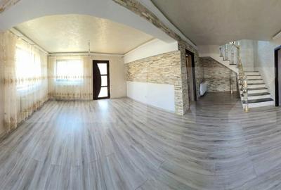 Casa cu 5 camere + garaj , situata in Valea Ursului - 5