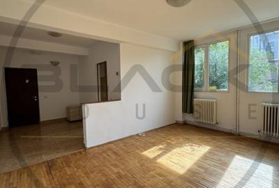 Apartament cu 2 camere, etaj 1, Piata Mihai Viteazul - Central