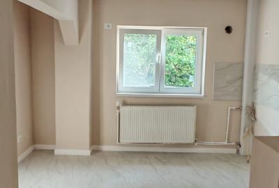4 minute Metrou Aparatorii Patriei Apartament 3 Camere Decomandat - 16