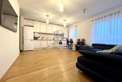 Apartament cu 3 camere semidecomandat, mobilat în Florești