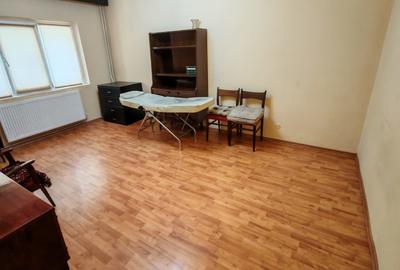 Apartament 3 camere cu garaj - 1