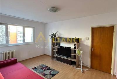 Apartament cu 3 camere decomandat, mobilat în Dristor