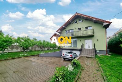 Casă individuală cu 5 camere în Cetate