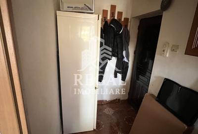 Apartament de vânzare – zona Micro 6 - 3